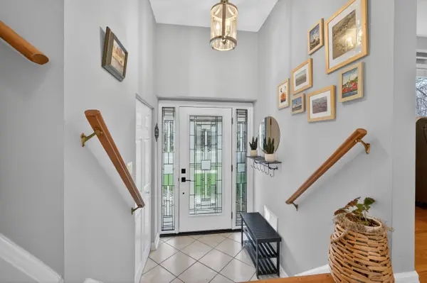 512 Pinedale AVE, Burlington, ON L7L 3W1