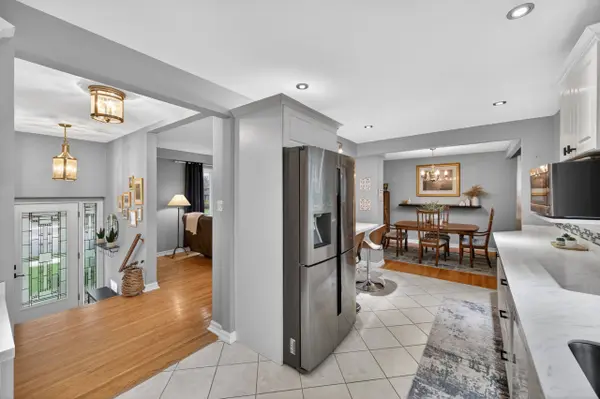 512 Pinedale AVE, Burlington, ON L7L 3W1