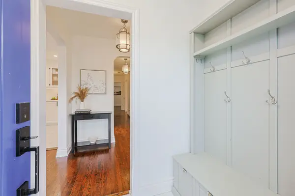 19 Sealcove DR, Toronto W08, ON M9C 2C3