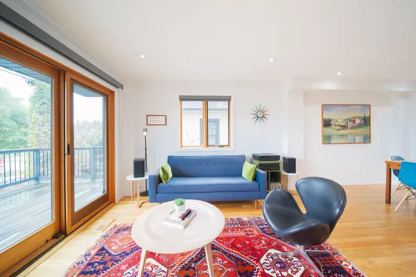 2331 Ontario ST, Oakville, ON L6L 1A5