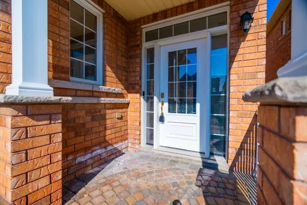 3085 Doyle ST, Mississauga, ON L5M 0N2