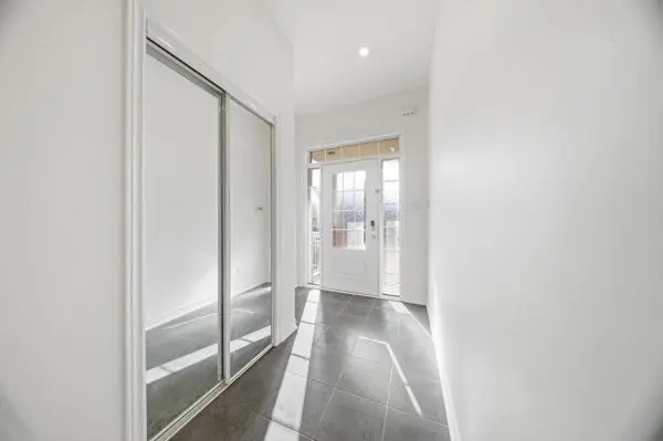 3085 Doyle ST, Mississauga, ON L5M 0N2