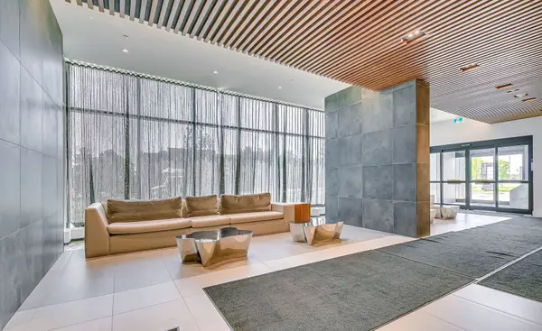 297 Oakwalk DR #2005, Oakville, ON L6H 3R6