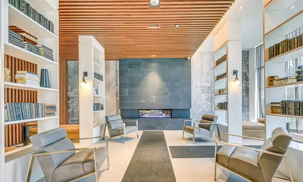 297 Oakwalk DR #2005, Oakville, ON L6H 3R6