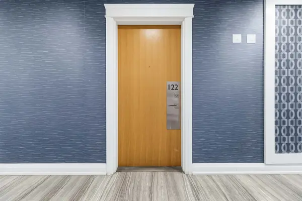 128 Grovewood Common N/A #122, Oakville, ON L6H 0X3