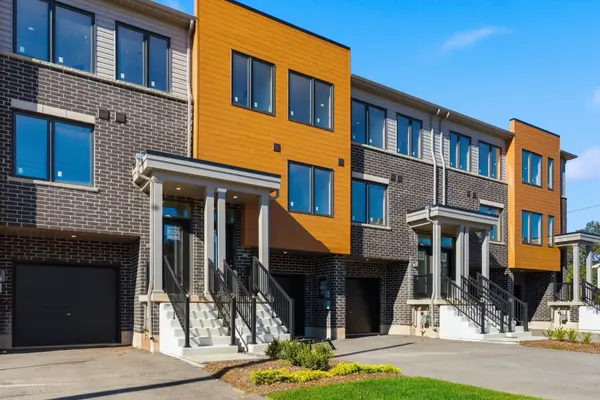 21A Bingham RD, Hamilton, ON L8H 0B5