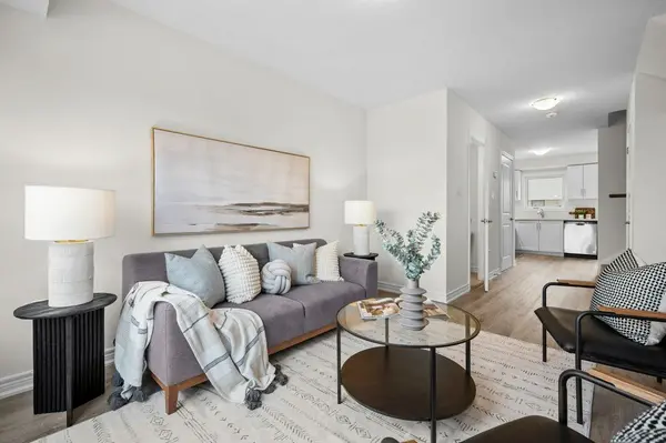 15B Bingham RD, Hamilton, ON L8H 0B5