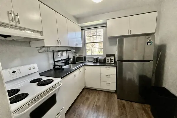 266 Westcourt PL, Waterloo, ON N2L 2R7