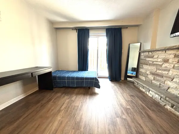 266 Westcourt PL, Waterloo, ON N2L 2R7