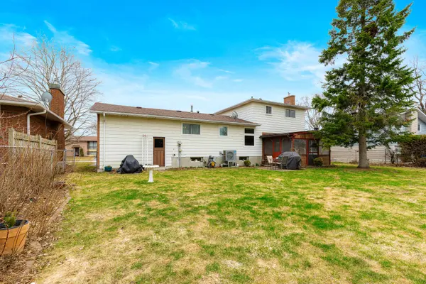 1243 Alwington ST, Brockville, ON K6V 6A3