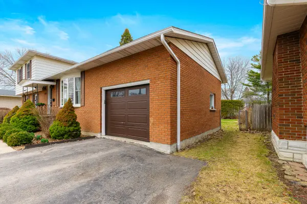 1243 Alwington ST, Brockville, ON K6V 6A3