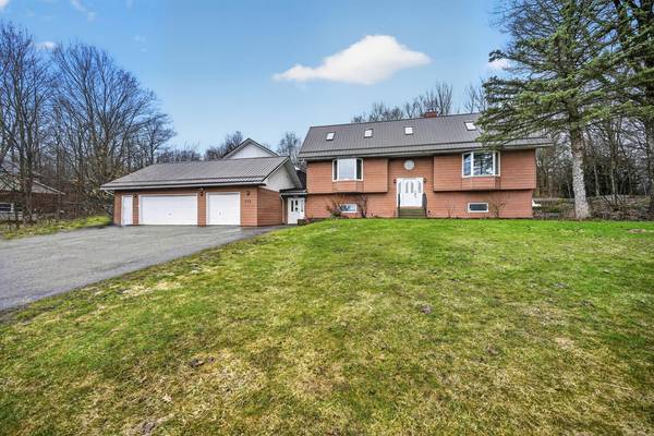 376 County Road 5 RD, Front Of Yonge, ON K0E 1B0