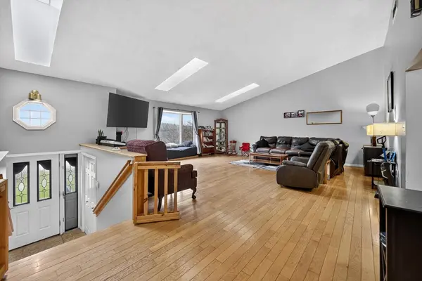 376 County Road 5 RD, Front Of Yonge, ON K0E 1B0