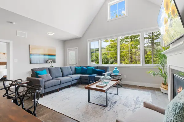 158 Courtland ST, Blue Mountains, ON L9Y 4E2