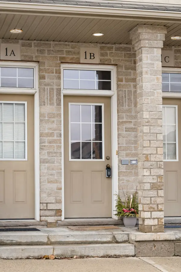 240 Westmeadow DR #1B, Kitchener, ON N2N 0A1