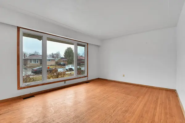 759 Pleasant Park RD, Elmvale Acres And Area, ON K1G 1Y5