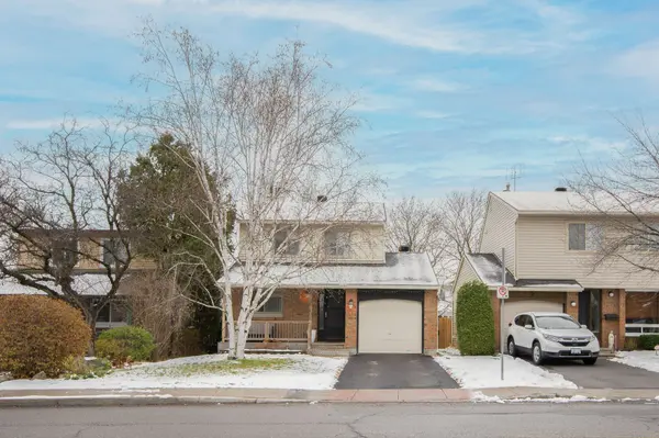 7 Fable ST, Barrhaven, ON K2J 2C9