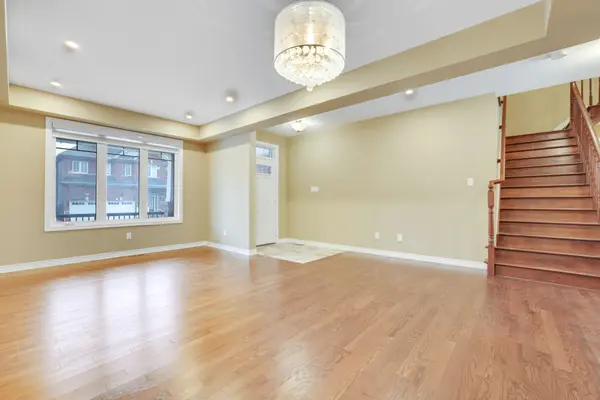 210 Rivertree ST, Kanata, ON K2M 0J3