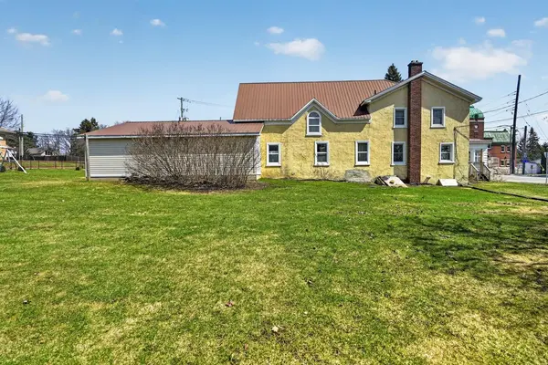 2 Main ST W, Athens, ON K0E 1B0