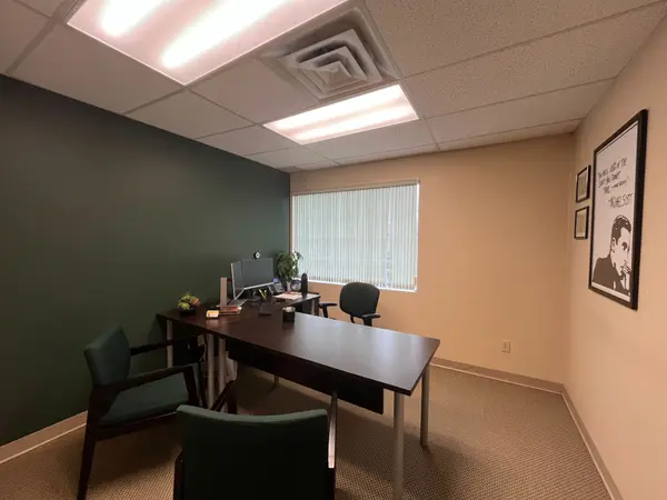 390 Commissioners RD #203, London South, ON N6J 1Y3