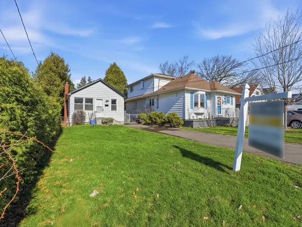 86 Adair AVE S, Hamilton, ON L8K 3S5