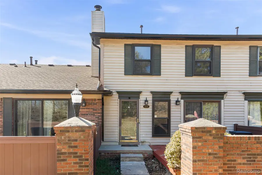 41009 Southwind DR, Canton Charter Township, MI 48188