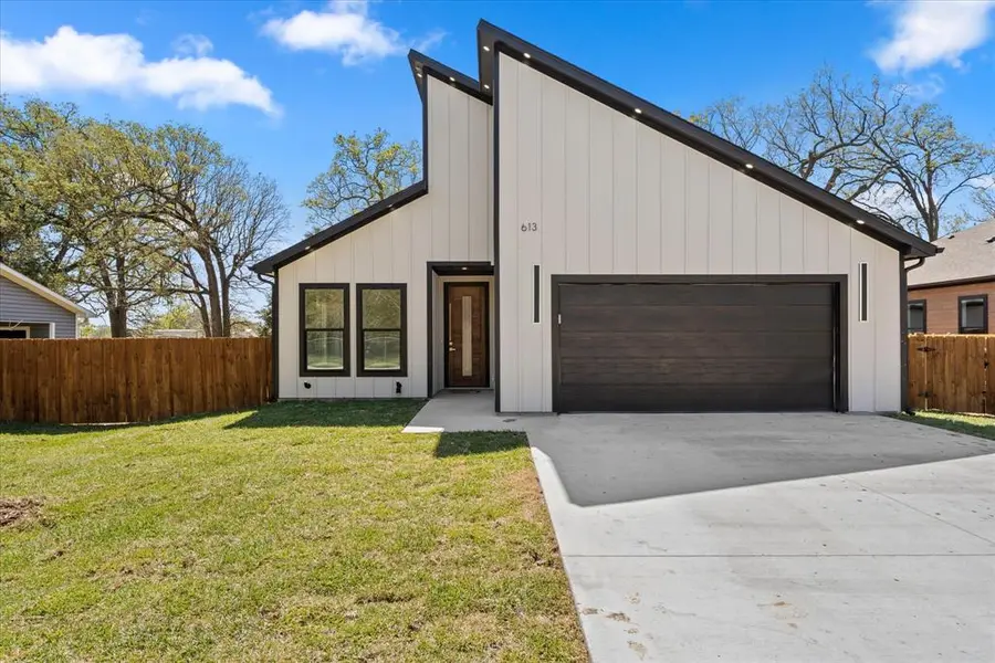 613 Tupuna Drive, Tool, TX 75143
