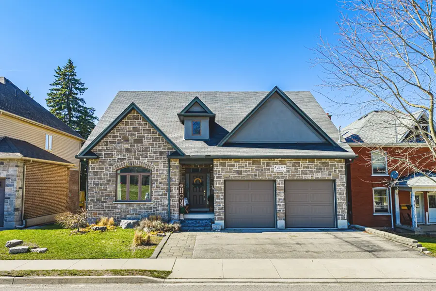 219 Walker ST, Cambridge, ON N3C 2C4