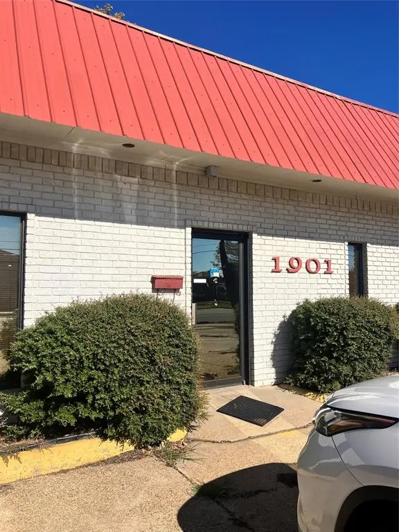 1901 E Texas Street, Bossier City, LA 71111