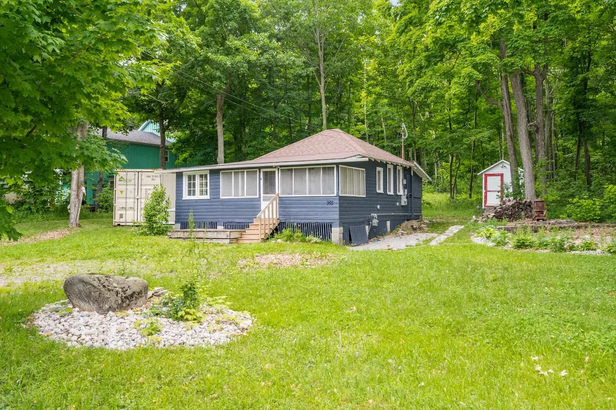 365 Robins Point RD, Tay, ON L0K 2A0