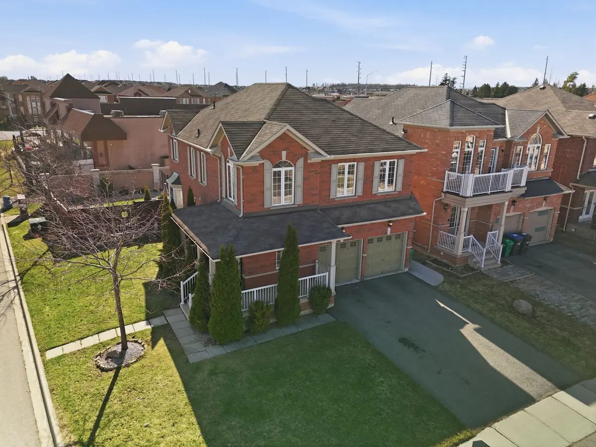 42 Delphinium WAY, Brampton, ON L7A 0N4