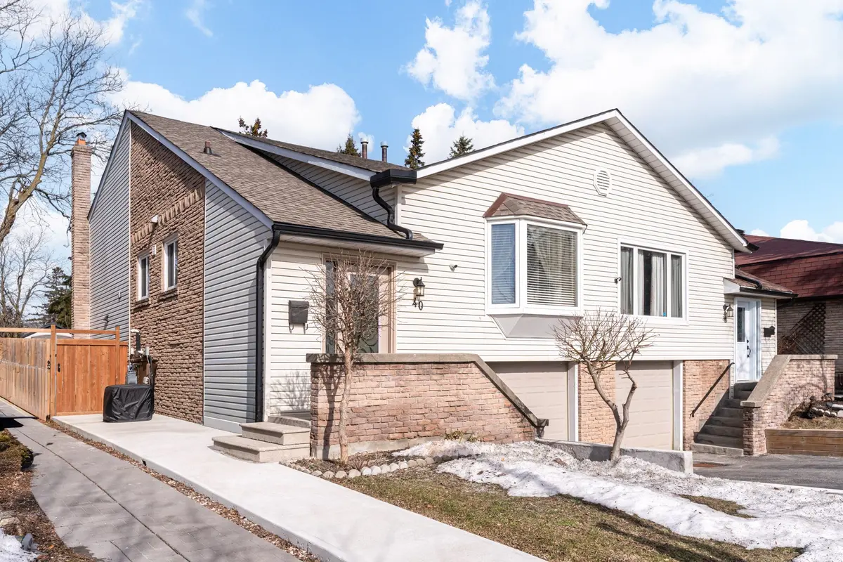 40 Salisbury CIR, Brampton, ON L6V 2Z5