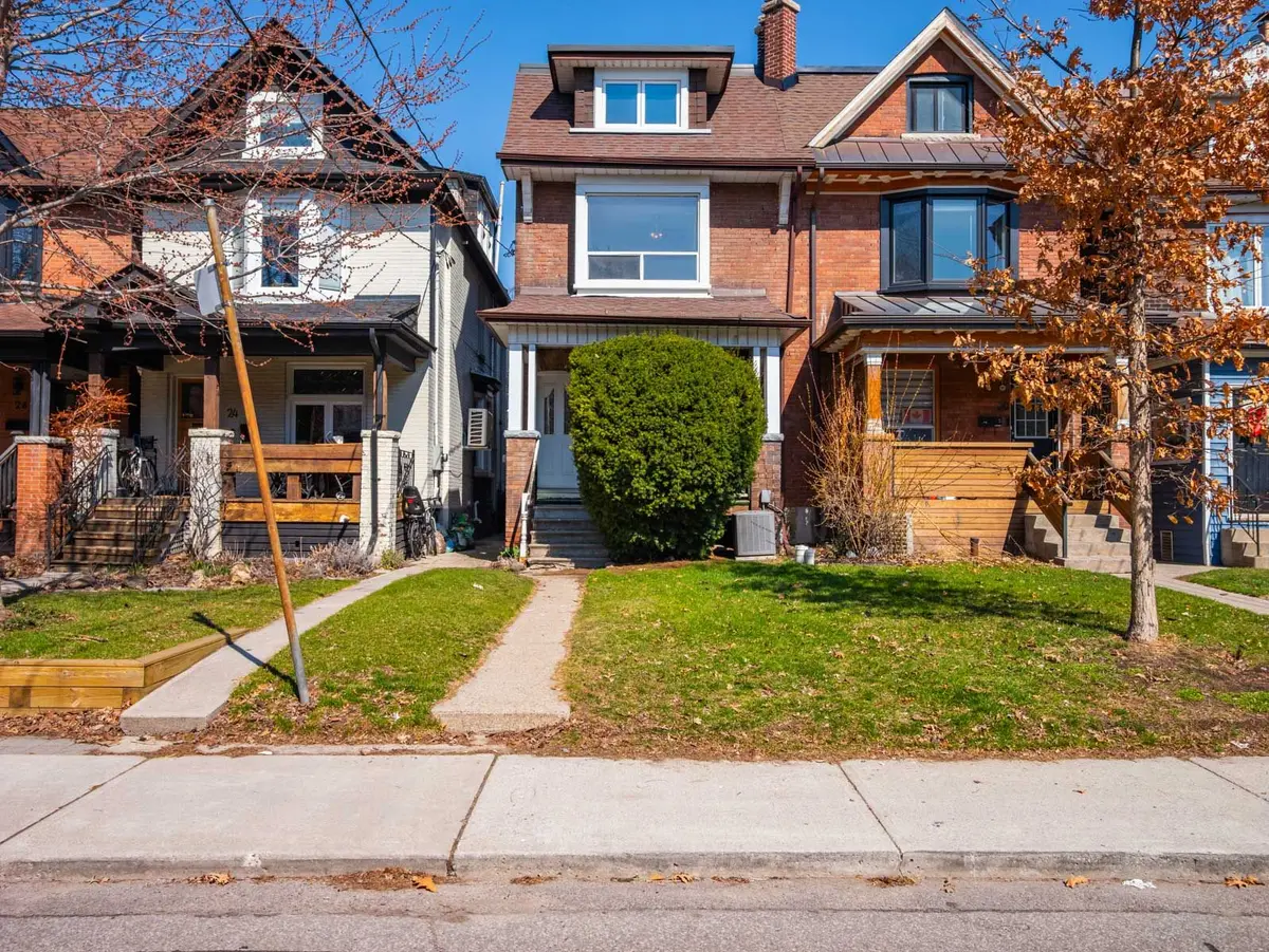 22 Kenneth AVE, Toronto W02, ON M6P 1H9