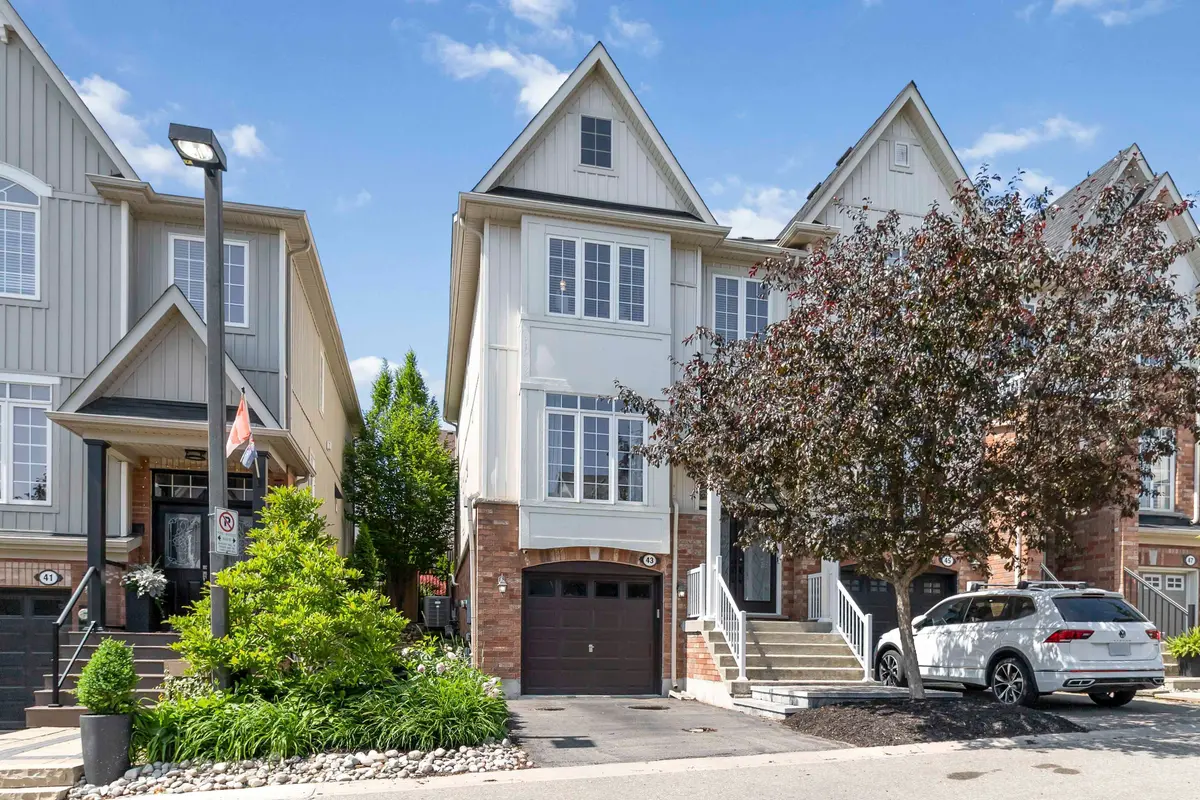 43 Sutcliff LN, Halton Hills, ON L7G 0C2
