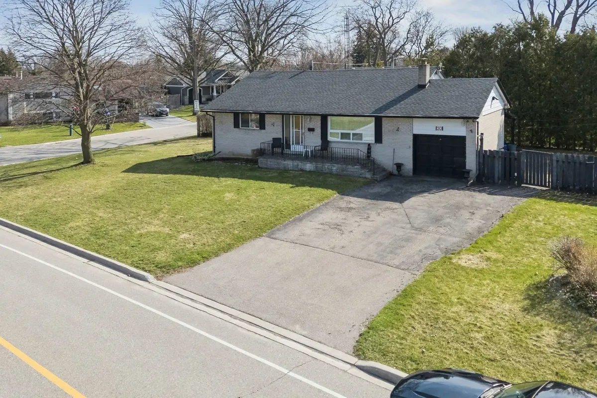 20 Plainsman RD, Mississauga, ON L5N 1C6