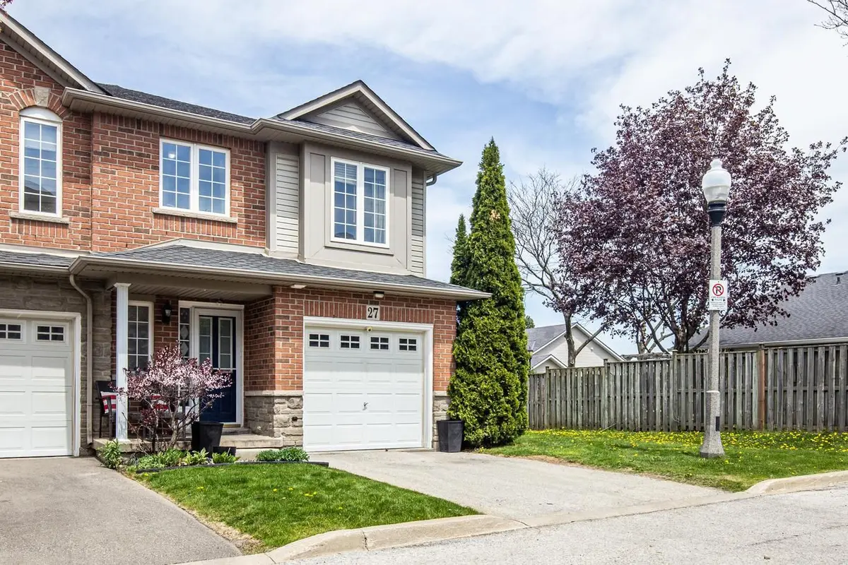 7 Southside PL #27, Hamilton, ON L9C 7W6