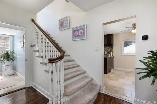 18221 Muirland Rd, Detroit, MI 48221