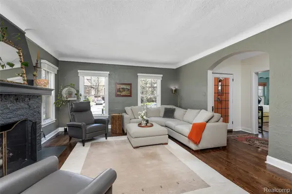 18221 Muirland Rd, Detroit, MI 48221