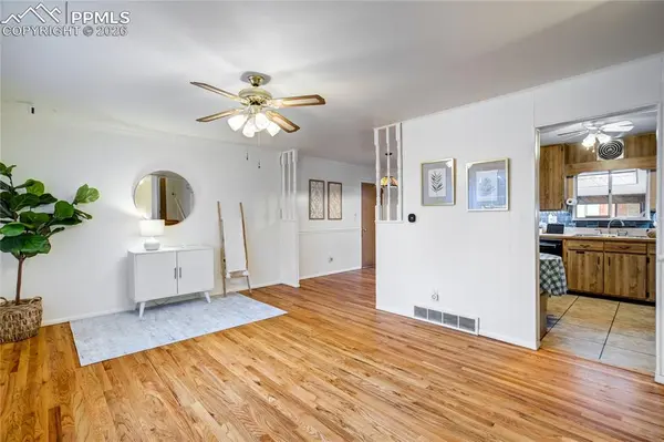 1610 Dixon DR, Colorado Springs, CO 80909