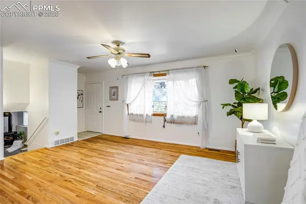 1610 Dixon DR, Colorado Springs, CO 80909