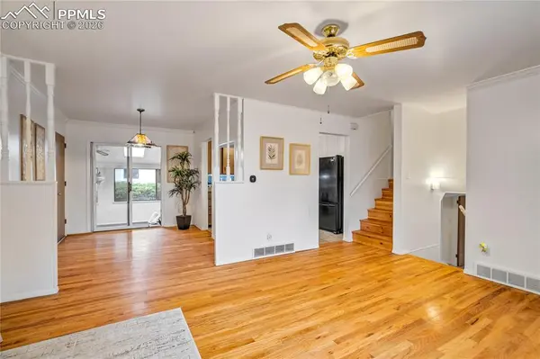 1610 Dixon DR, Colorado Springs, CO 80909