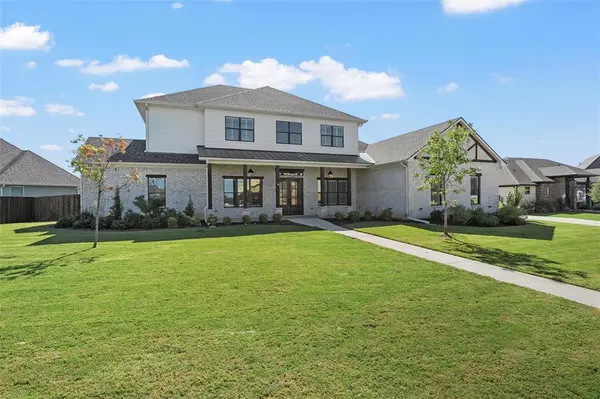 900 Glorietta Drive, Mcgregor, TX 76657