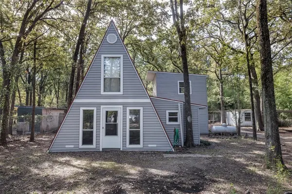 1921 Lone Eagle Drive, West Tawakoni, TX 75474