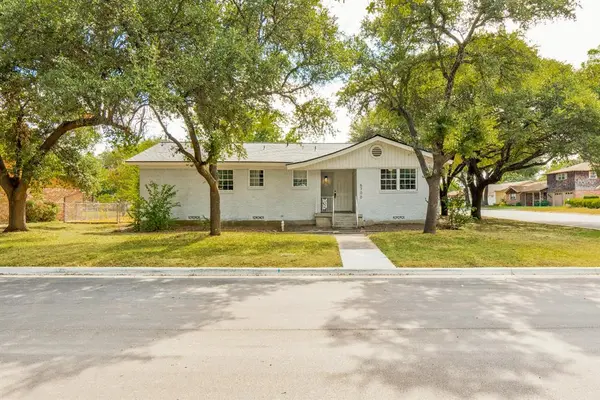 5700 Starling Circle, Haltom City, TX 76117