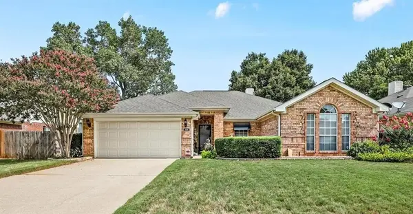 325 Stately Oak Lane, Lake Dallas, TX 75065