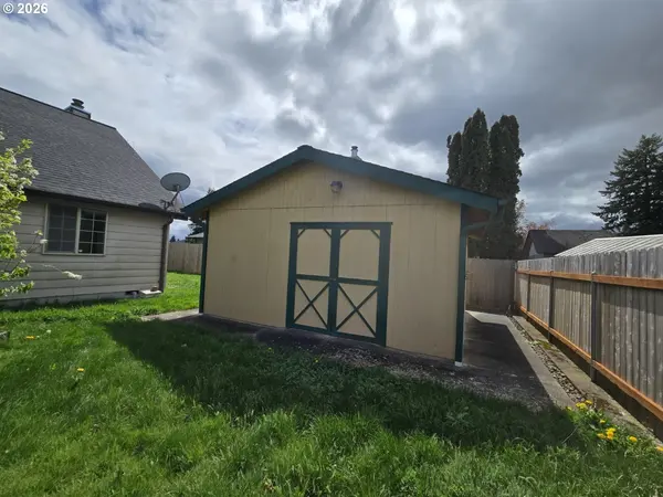 2633 42ND AVE, Longview, WA 98632