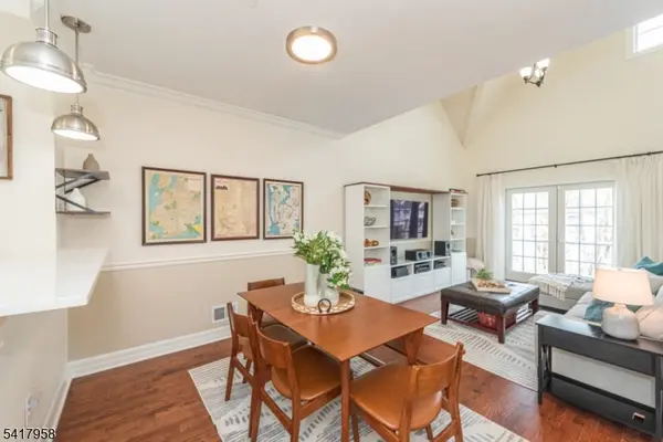 21 Riverbend Ct, New Providence Boro, NJ 07974