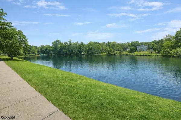 137 Mountain Blvd, Watchung Boro, NJ 07069