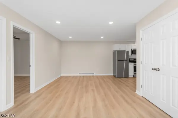 127 Main St #2A, Bloomingdale Boro, NJ 07403