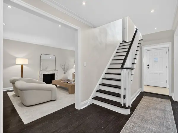 612 Vesta DR, Toronto C04, ON M5N 1H9